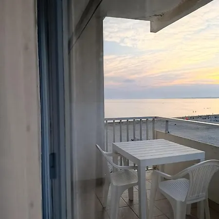 T1 Dans Immeuble Sur Apartmán Le Grau-du-Roi